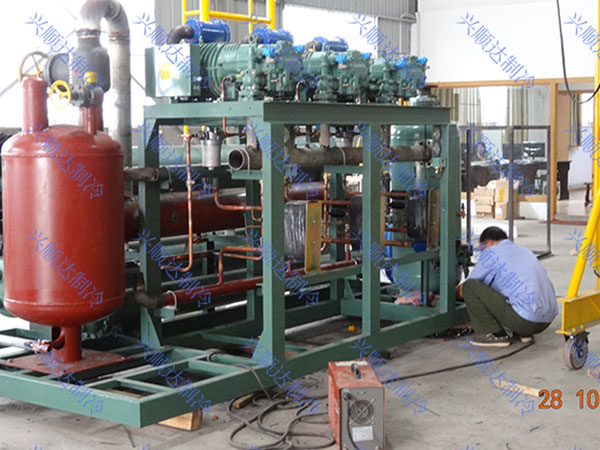 風(fēng)冷式冷水機(jī)組還是水冷式冷水機(jī)組更好？ 