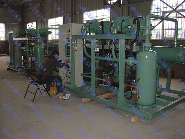 風(fēng)冷式冷水機(jī)組與水冷式冷水機(jī)組的對(duì)比分析